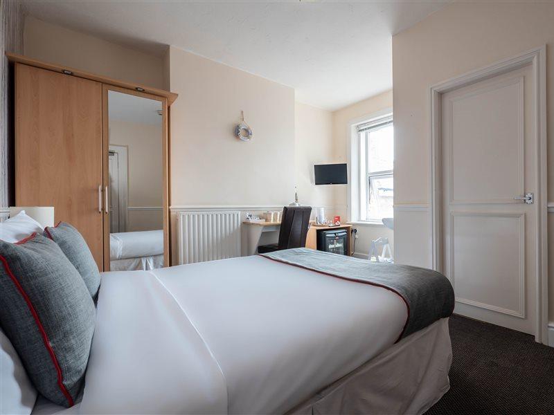 Oyo Pier Hotel Rhyl Kültér fotó