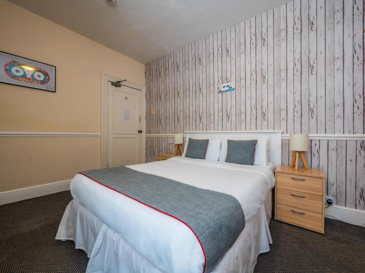 Oyo Pier Hotel Rhyl Kültér fotó