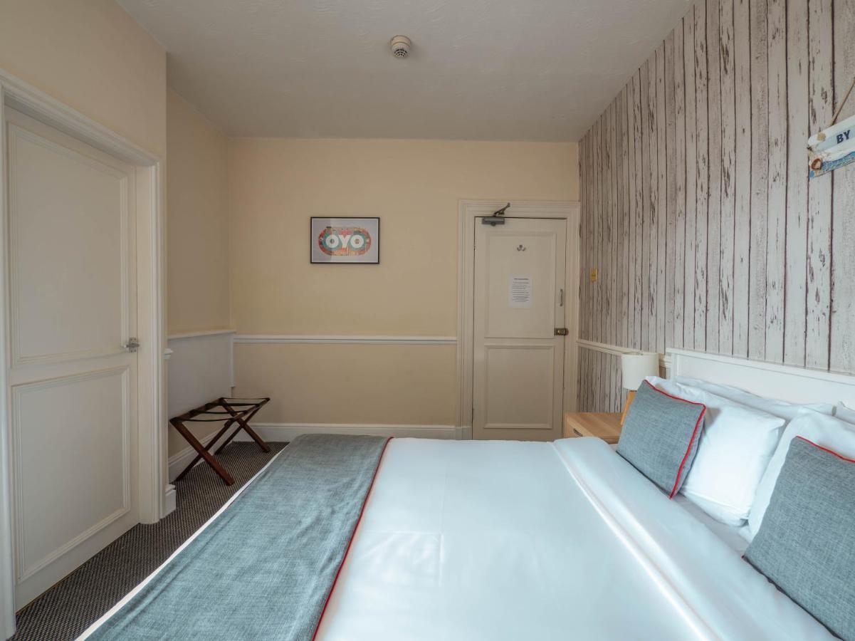 Oyo Pier Hotel Rhyl Kültér fotó