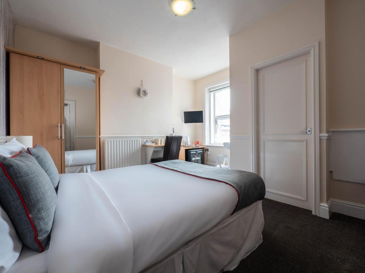 Oyo Pier Hotel Rhyl Kültér fotó