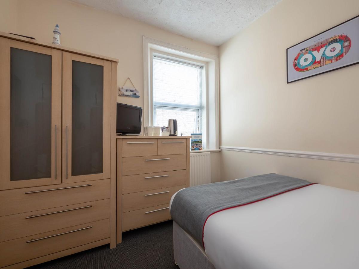 Oyo Pier Hotel Rhyl Kültér fotó