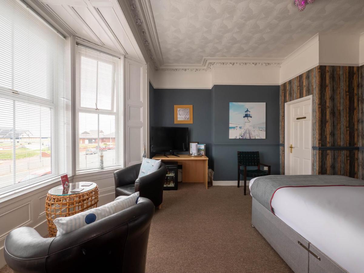 Oyo Pier Hotel Rhyl Kültér fotó