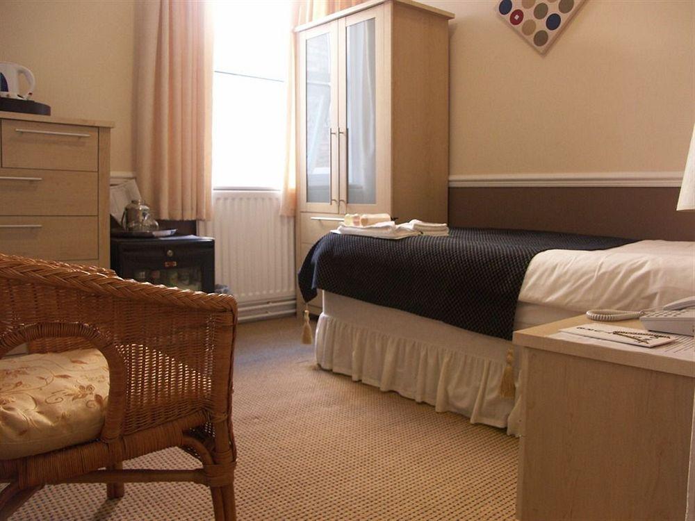 Oyo Pier Hotel Rhyl Kültér fotó